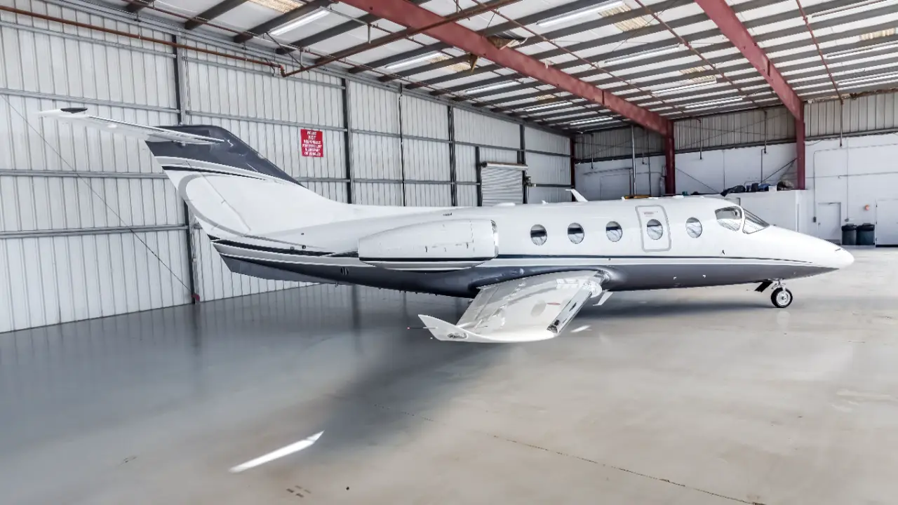 Beechcraft Hawker 400XP N125DJ operated by Modesto Jet Center photo 2