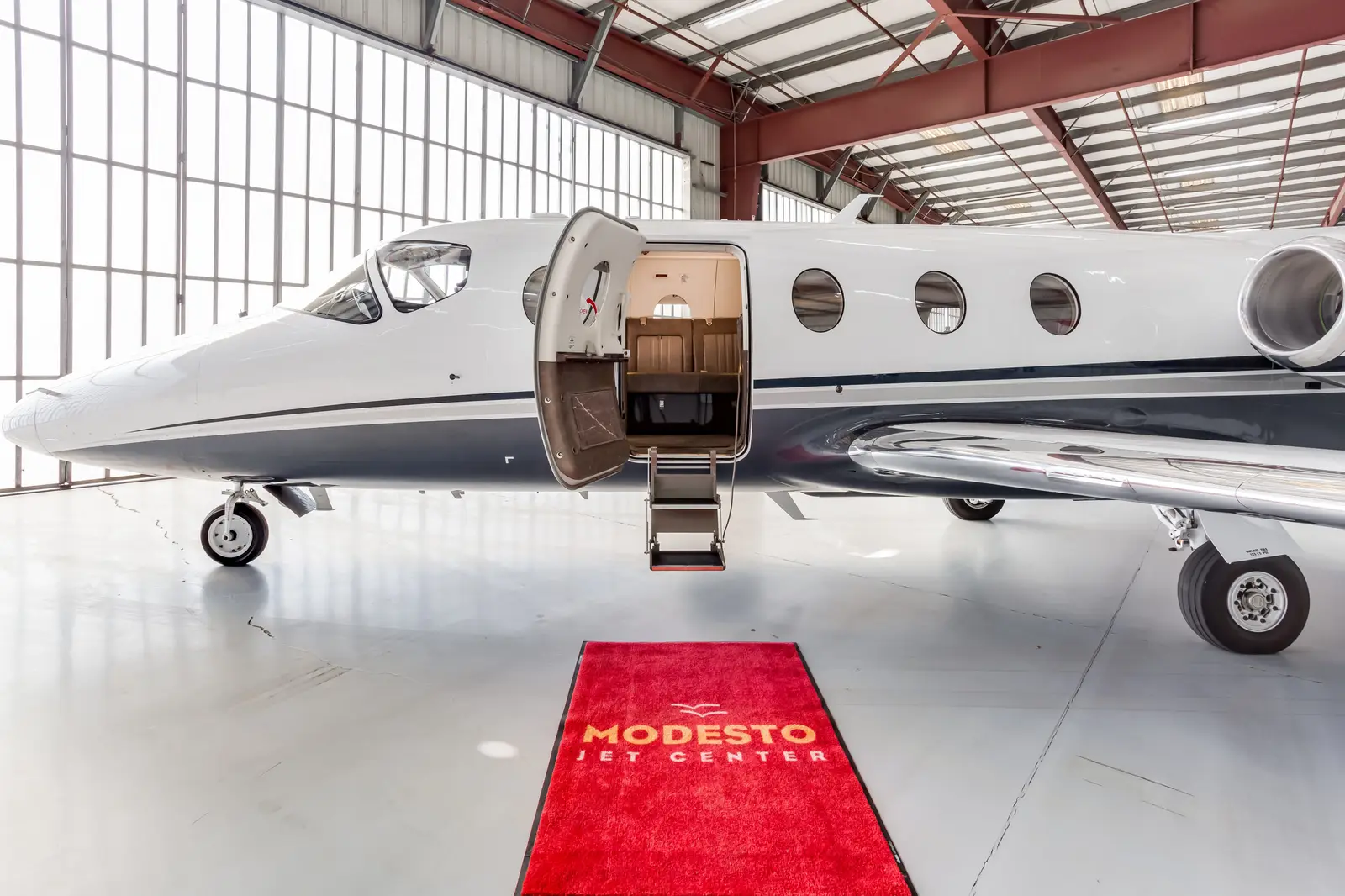Beechcraft Hawker 400XP N125DJ operated by Modesto Jet Center photo 5