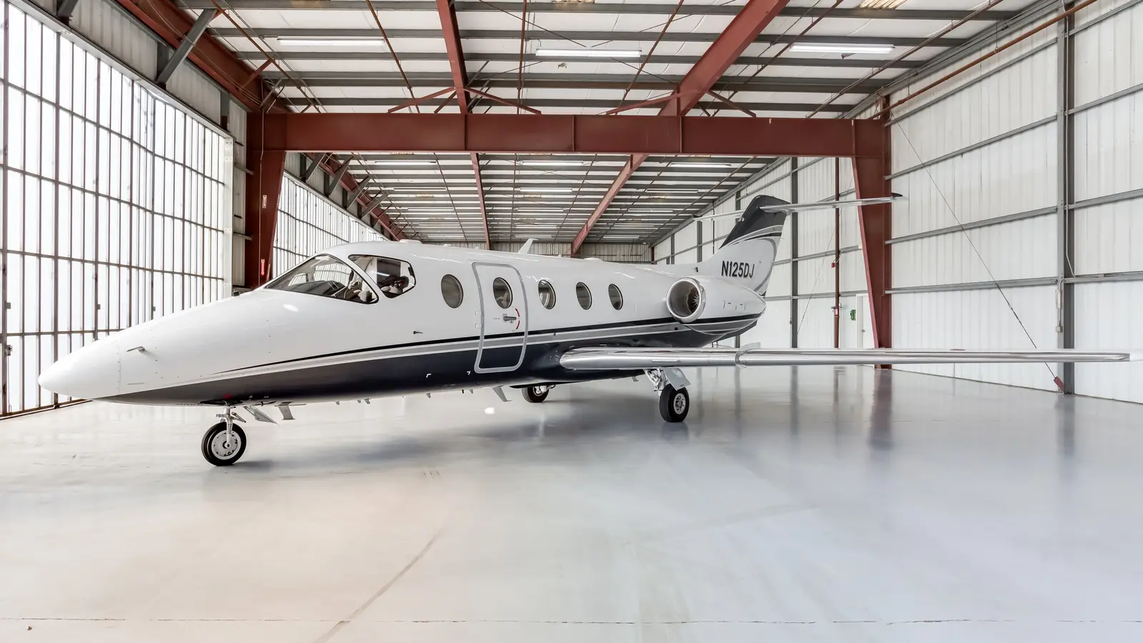 Beechcraft Hawker 400XP N125DJ operated by Modesto Jet Center photo 6