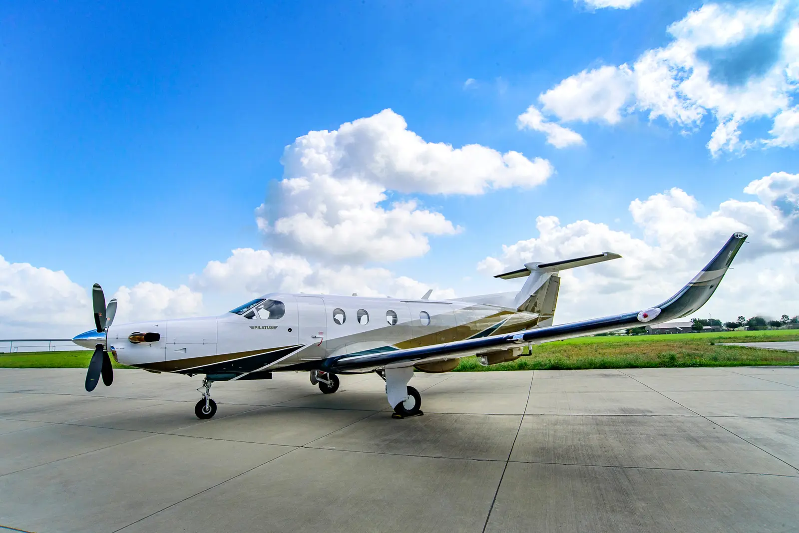Pilatus PC-12/45 N129TP operated by Haven Aviation Services Group (Haven ASG) photo 4