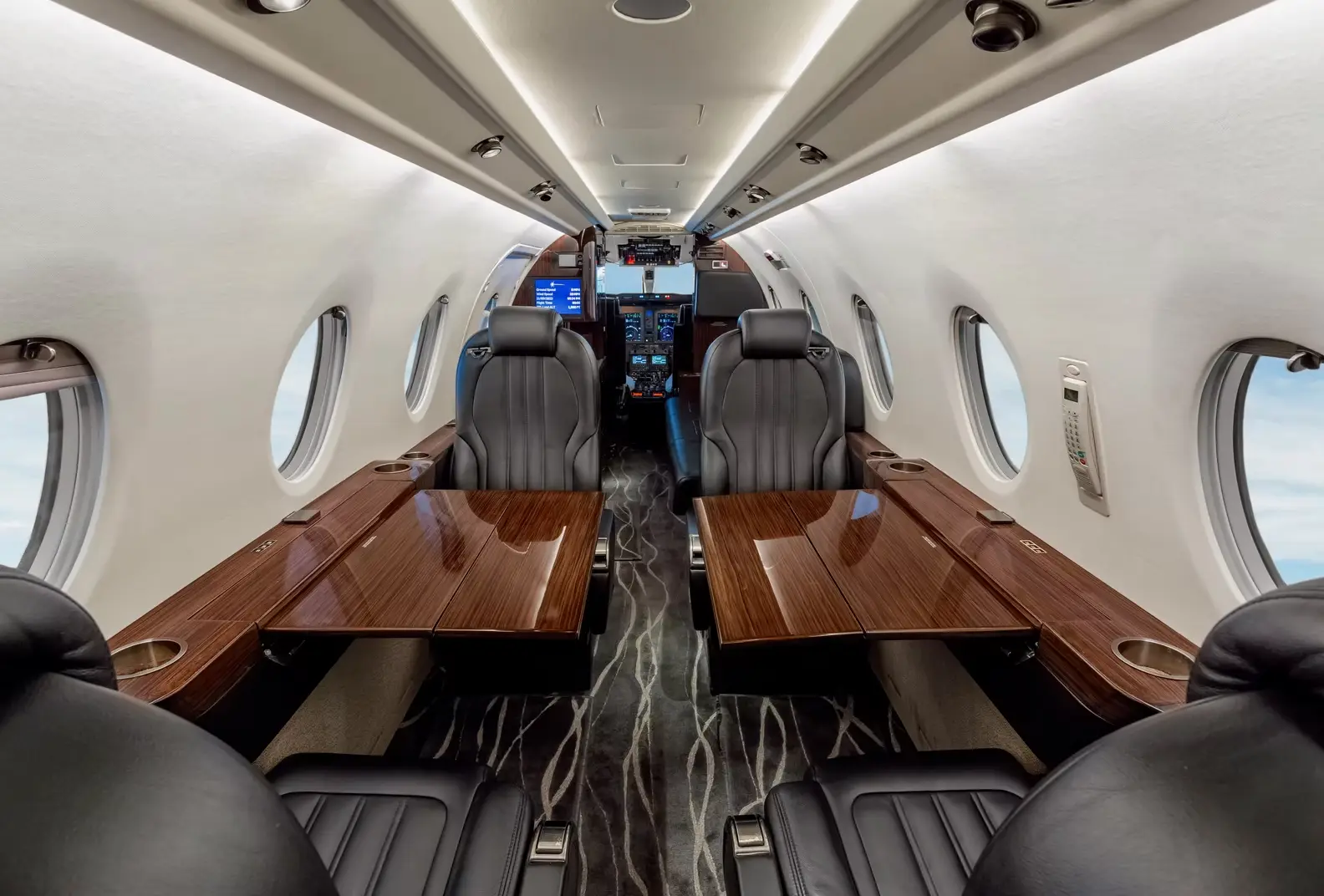 Nextant 400XT N12XP operated by Davinci Jets, LLC, KCLT photo 3