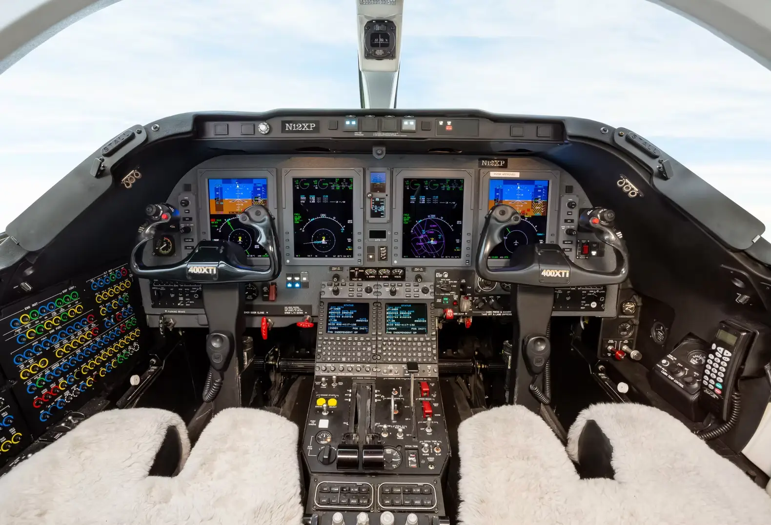 Nextant 400XT N12XP operated by Davinci Jets, LLC, KCLT photo 6