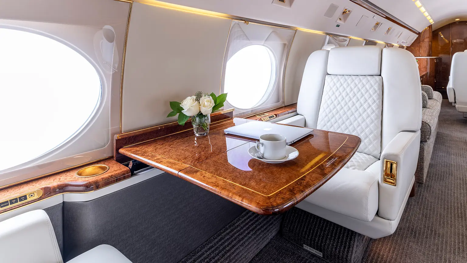 Gulfstream IV-SP N130JE operated by Jet Edge International photo 4
