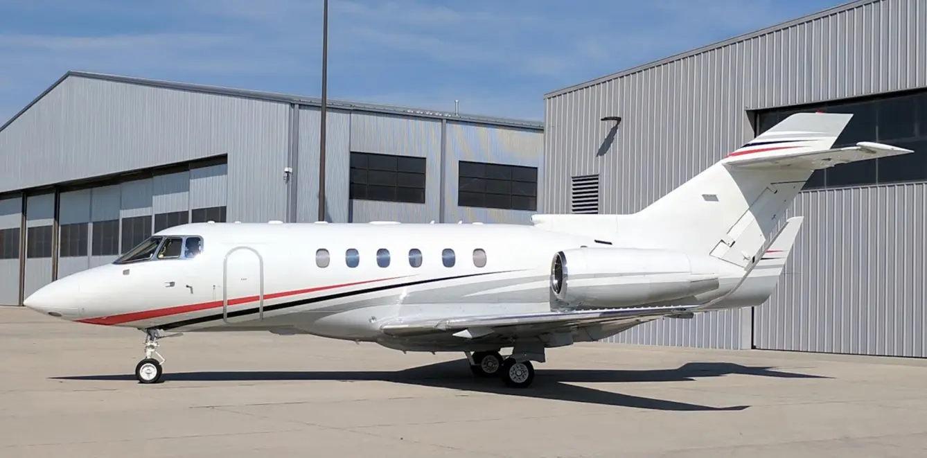 Beechcraft Hawker 800XP N130YB operated by Business Aviators, Inc. photo 4