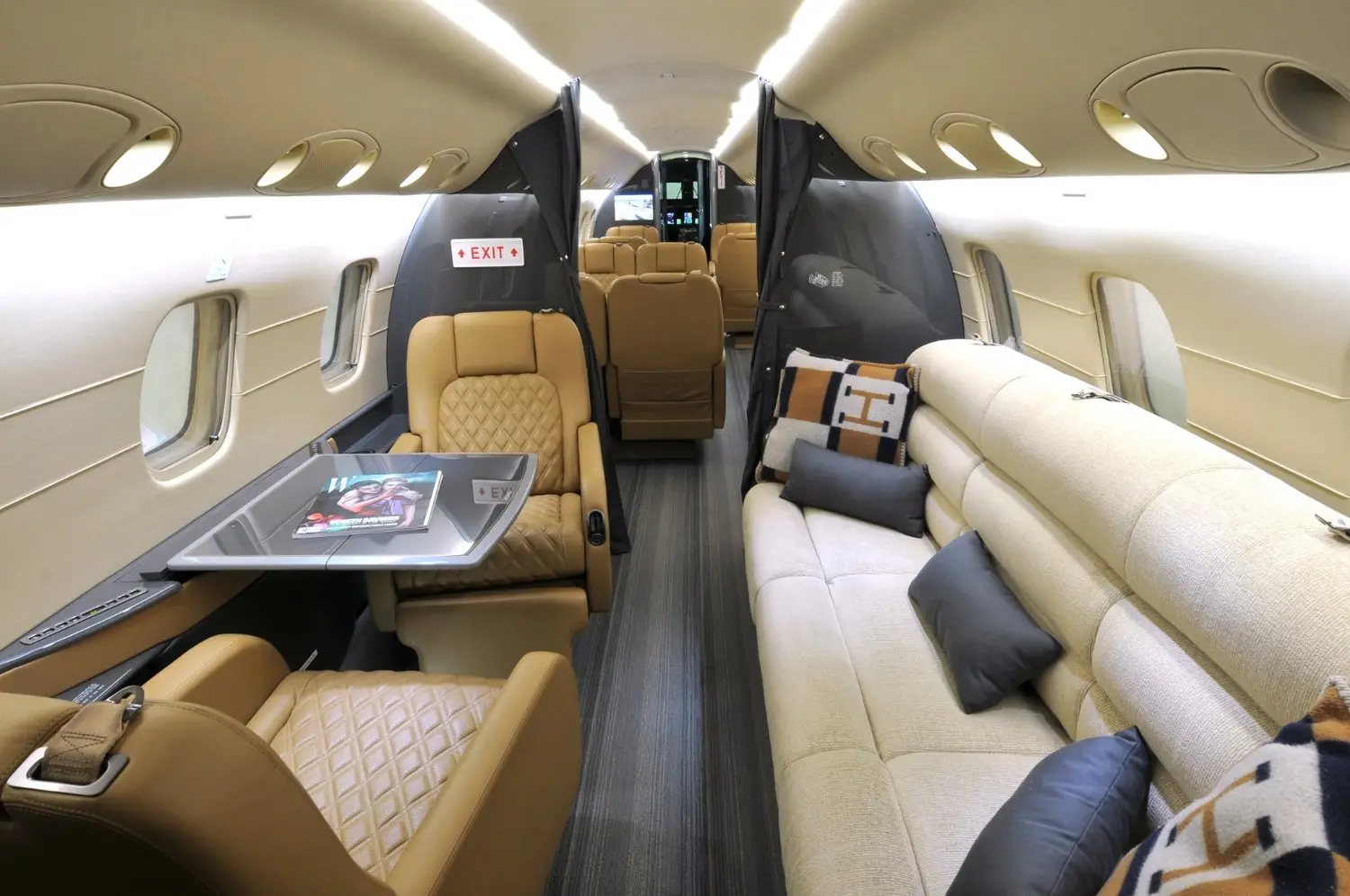 Embraer Legacy 600 N135SC operated by Elite Air, Inc. photo 4