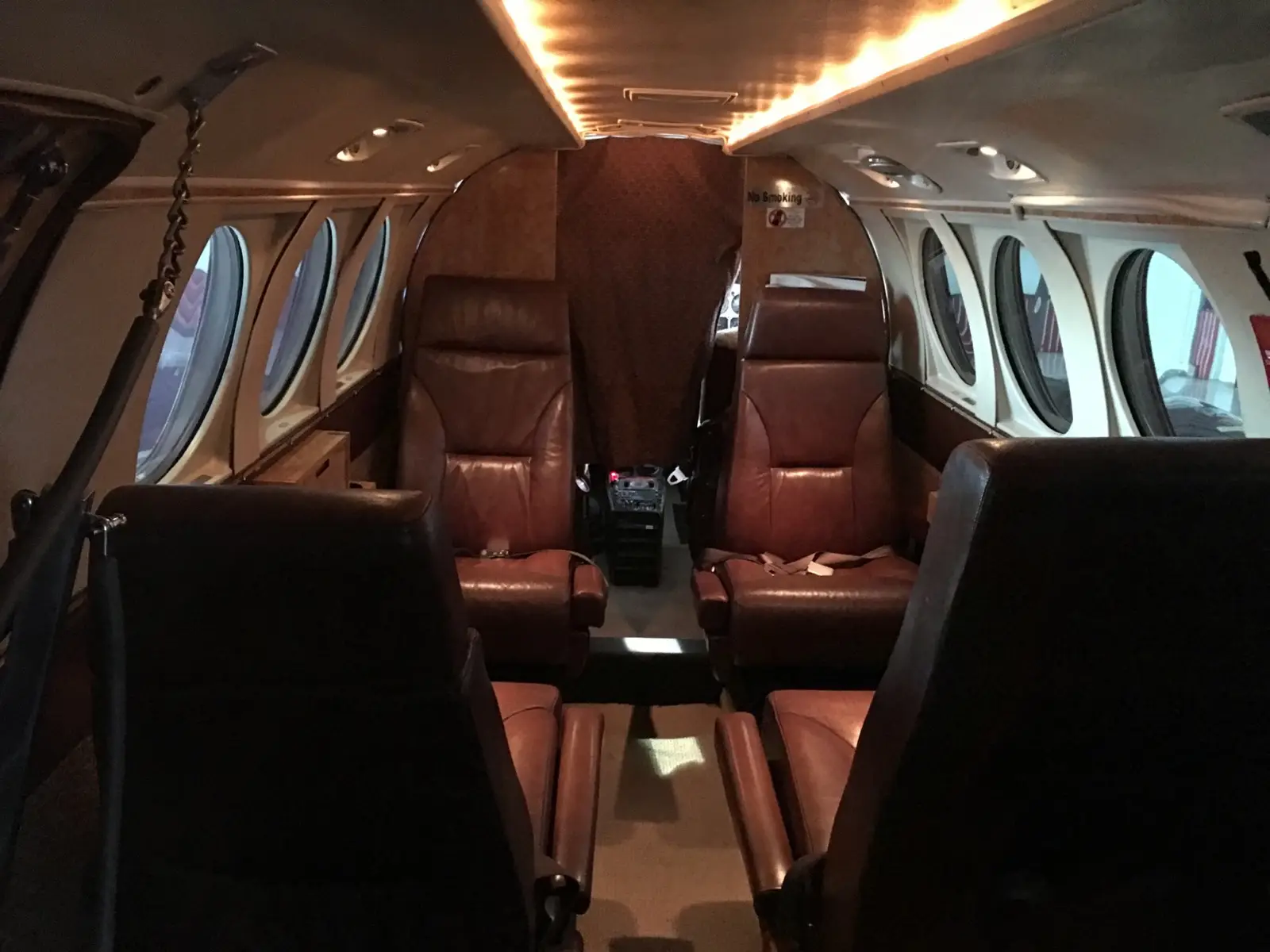 Beechcraft King Air C90 N136PA operated by Xpress Charter Services, Inc photo 2