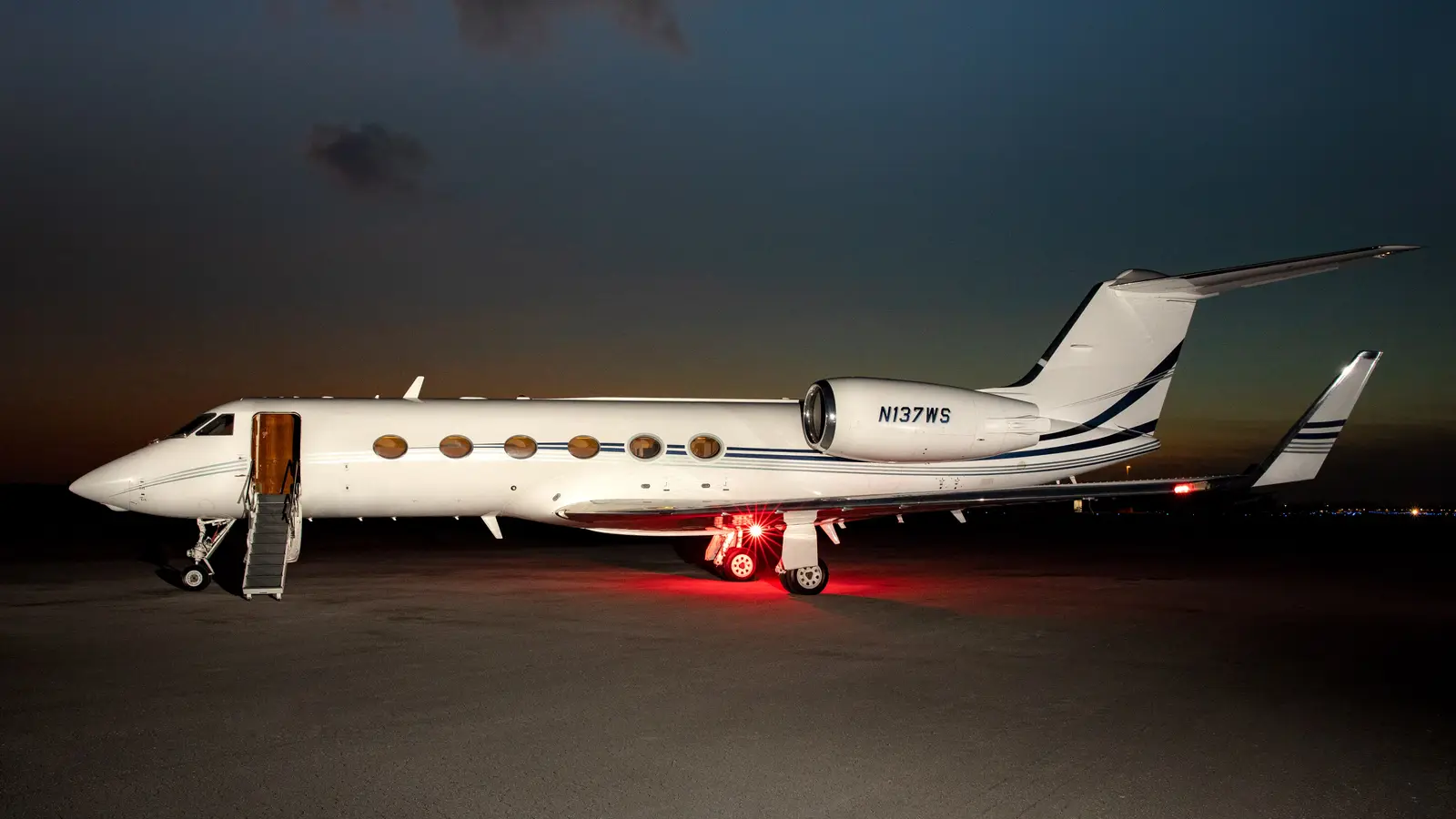 Gulfstream IV-SP N137WS operated by Prime Jet, LLC, exterior