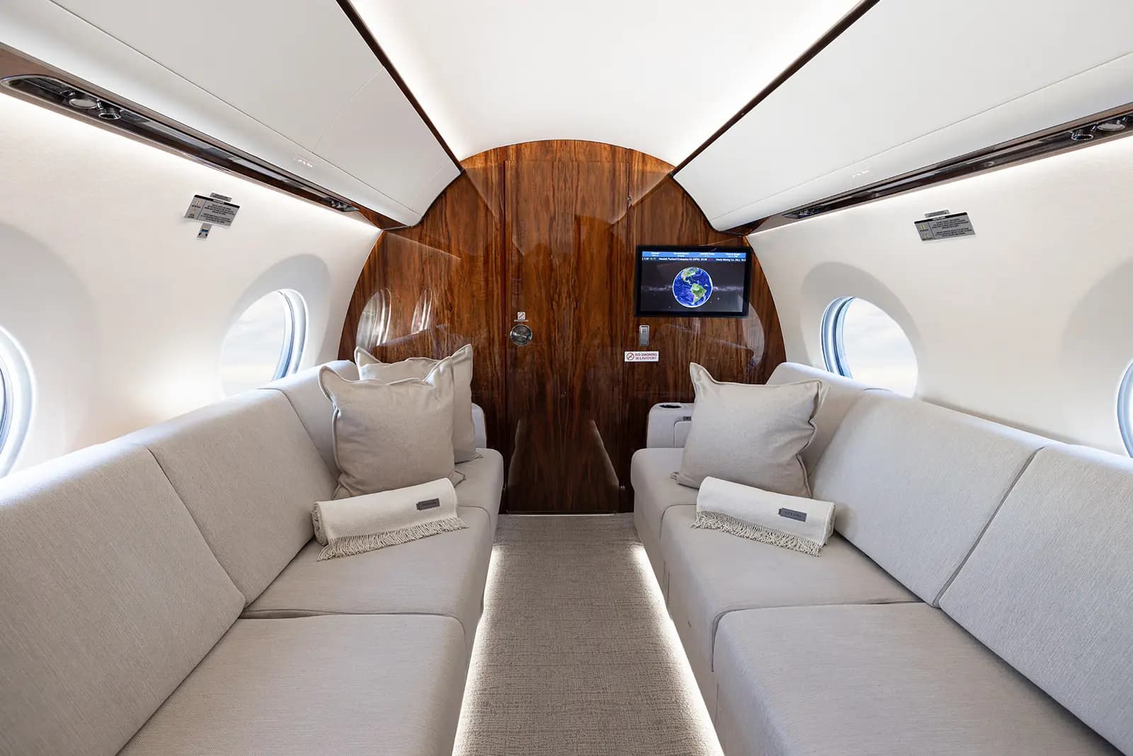 Gulfstream GVII-G600 N13G operated by Clay Lacy Aviation, Inc. photo 6