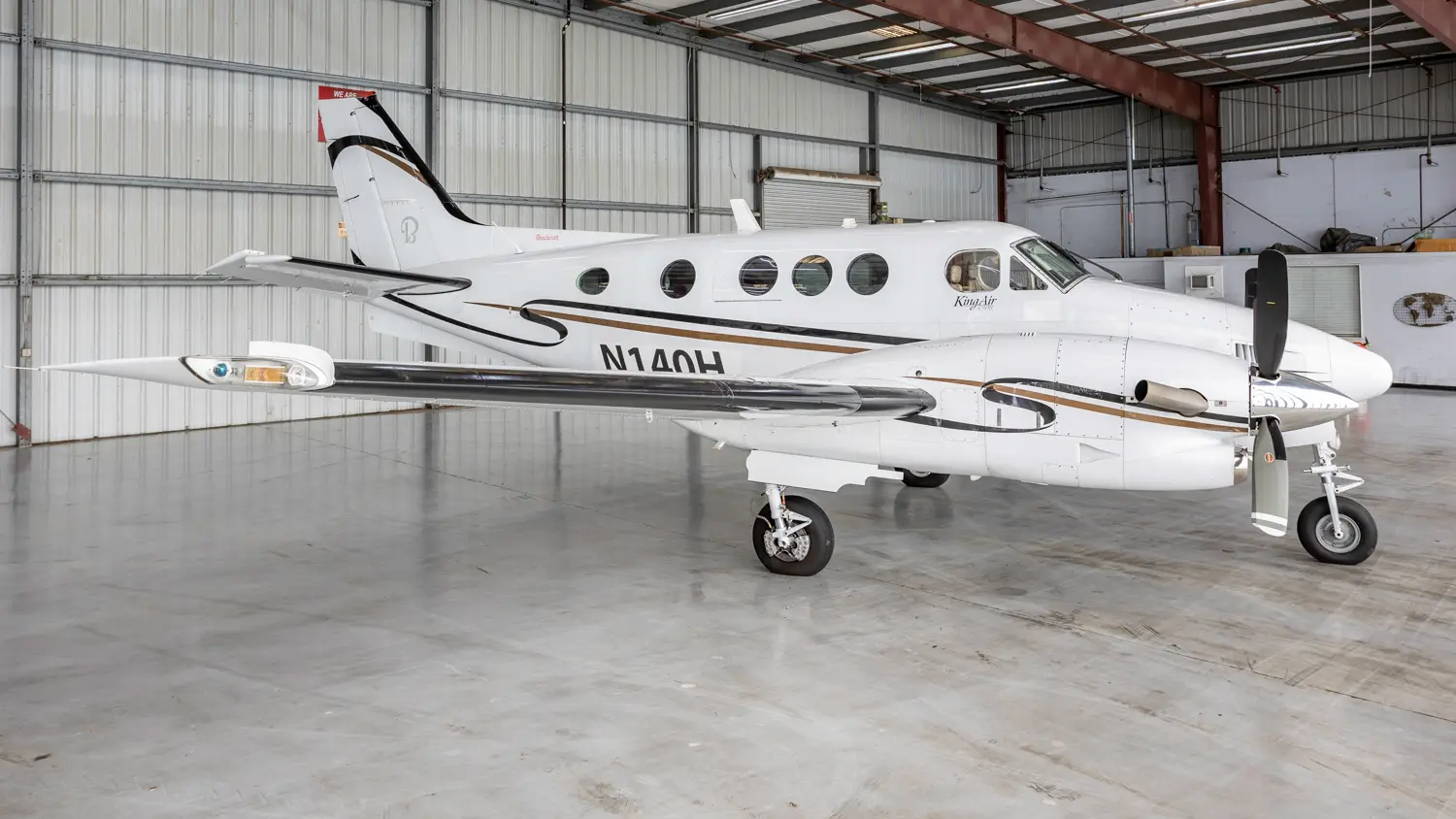 Beechcraft King Air C90B N140H operated by Modesto Jet photo 5