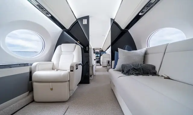 Gulfstream GVII-G500 N142JS operated by Davinci Jets, LLC, KCLT photo 3