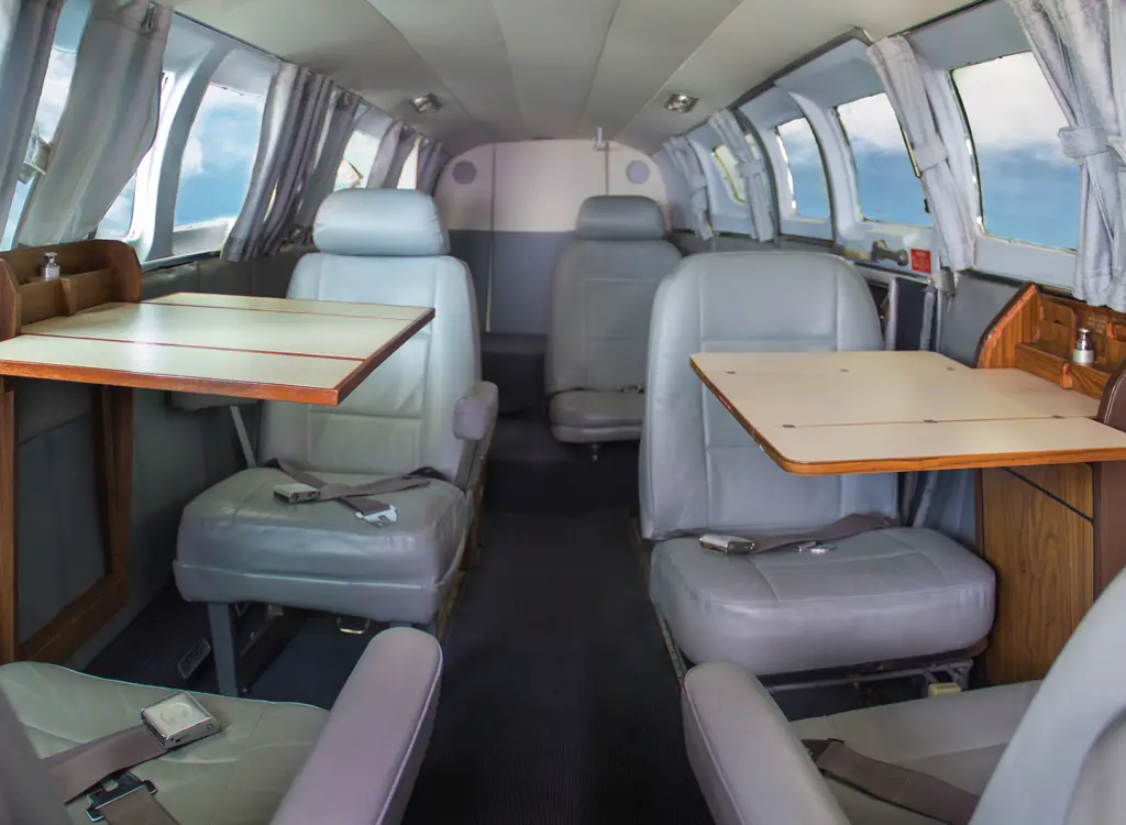 Cessna 402B N145TT operated by Noble Air Charter photo 2