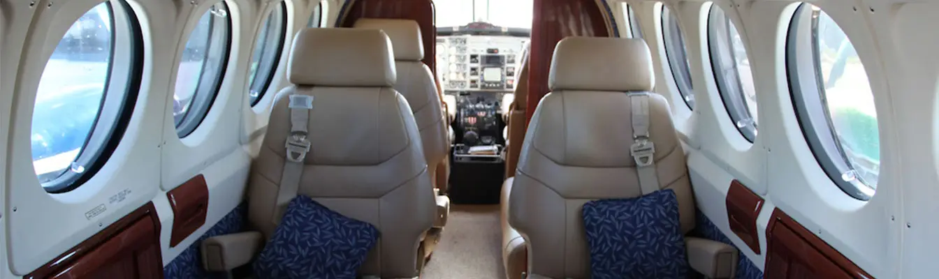 Beechcraft King Air 200 N147GJ operated by GaJet, Inc photo 2