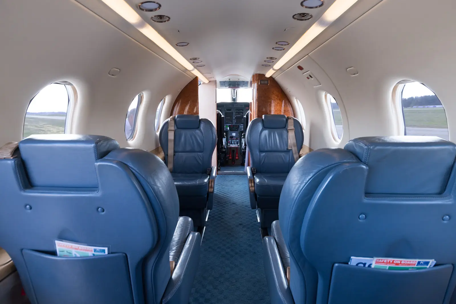 Pilatus PC-12/45 N14RD operated by Seattle Aircraft Charter photo 2