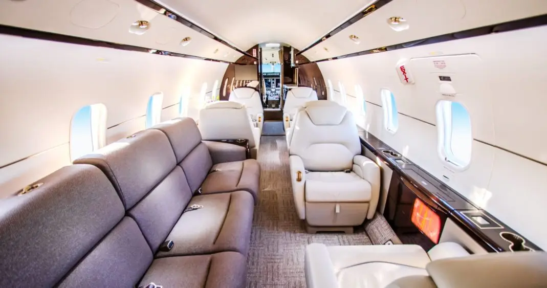 Bombardier Challenger 300 N150MB operated by Craft Charter, LLC photo 2