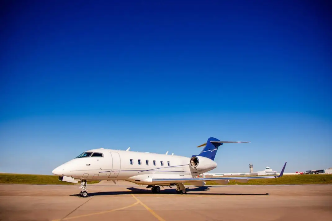 Bombardier Challenger 300 N150MB operated by Craft Charter, LLC photo 4