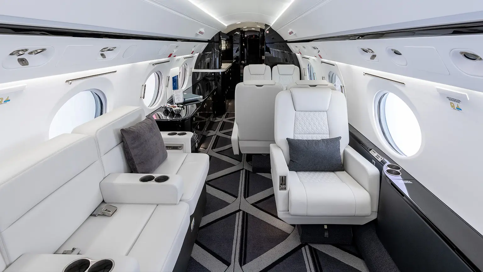 Gulfstream G200 N151JE operated by Jet Edge International photo 6