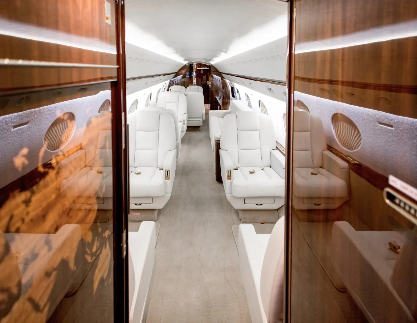 Gulfstream V N154MH operated by Mira Vista Aviation, Inc. photo 4