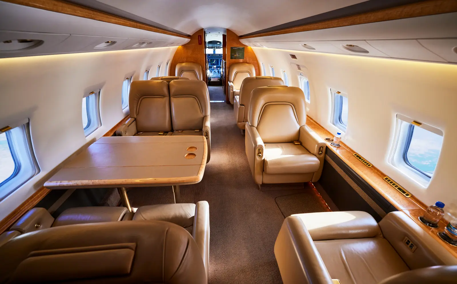 Bombardier Challenger 604 N156RC operated by Reynolds Jet Management photo 3
