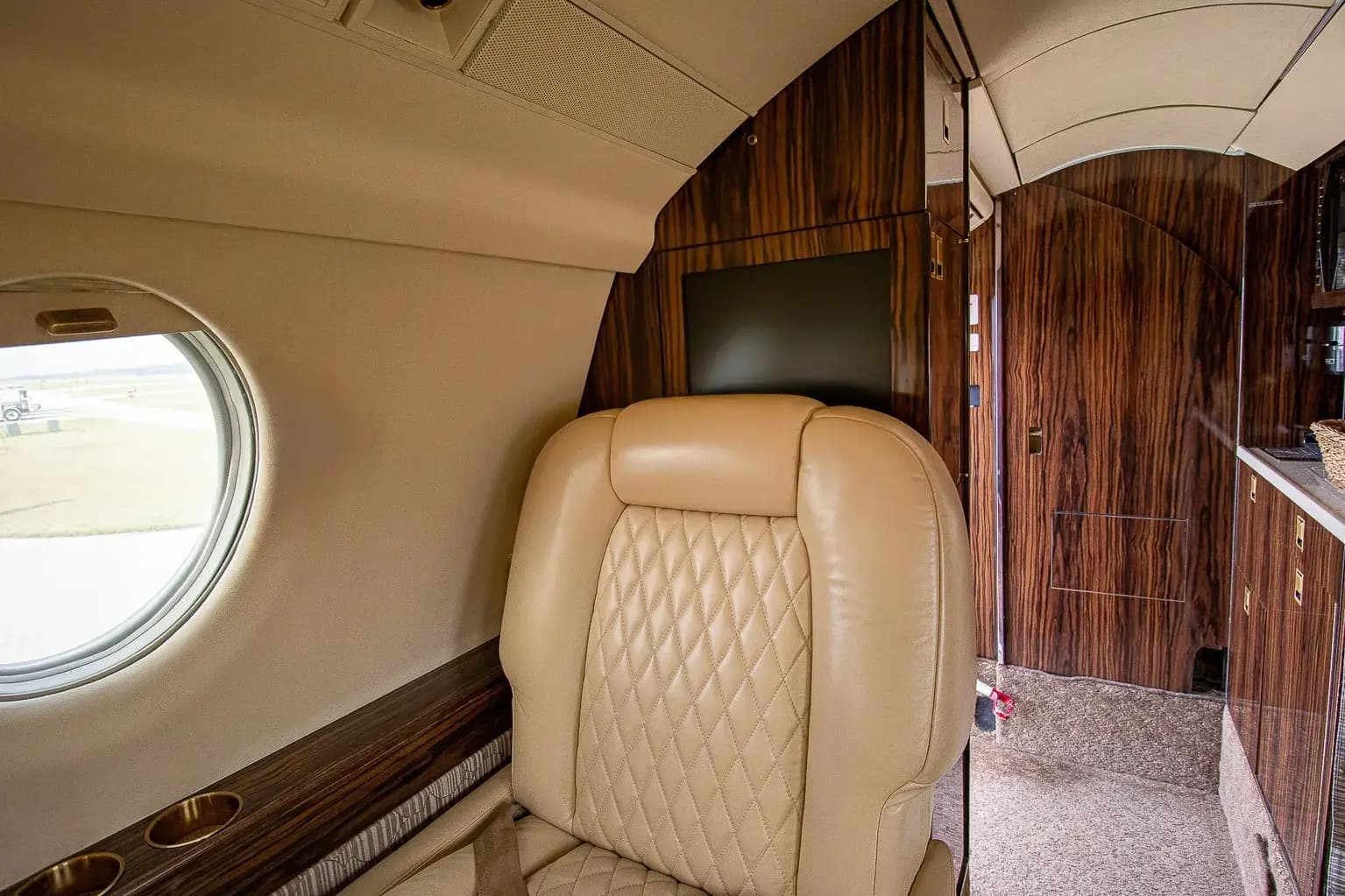 Dassault Falcon 50 N156RE operated by AirStat, Inc., KHQU photo 5