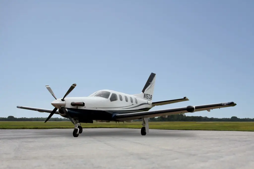 Socata TBM 700A N157JB operated by Avalair Aircraft Management, exterior