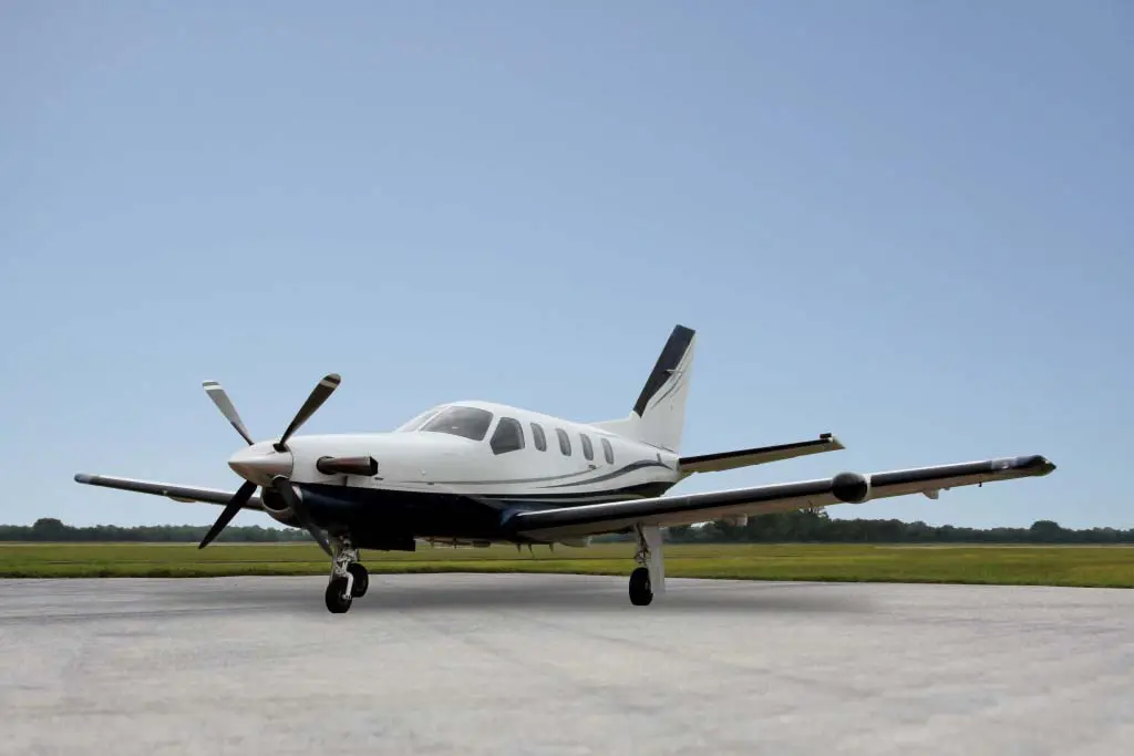 Socata TBM 700A N157JB operated by Avalair Aircraft Management photo 3