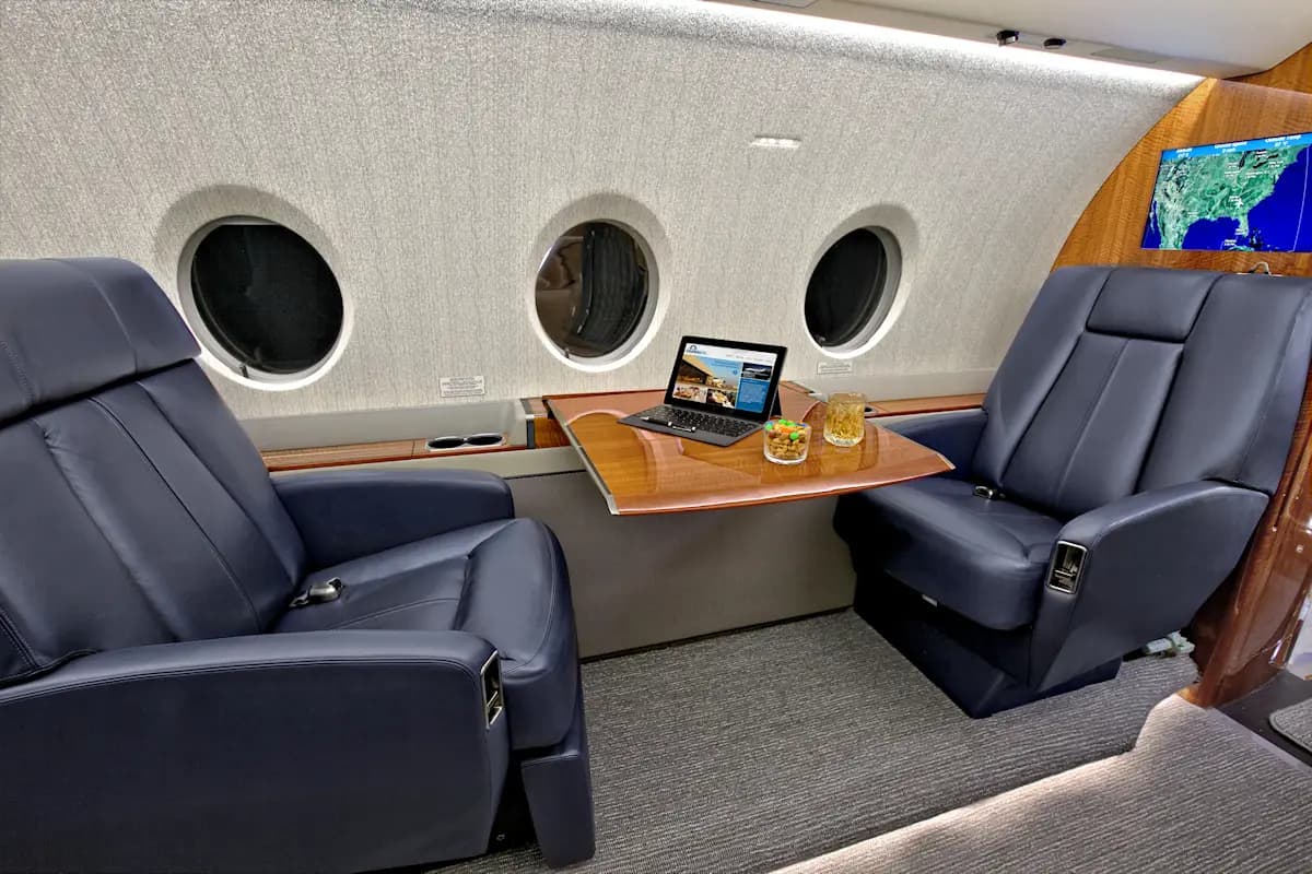 Gulfstream G280 N1580 operated by Jet Aviation photo 3