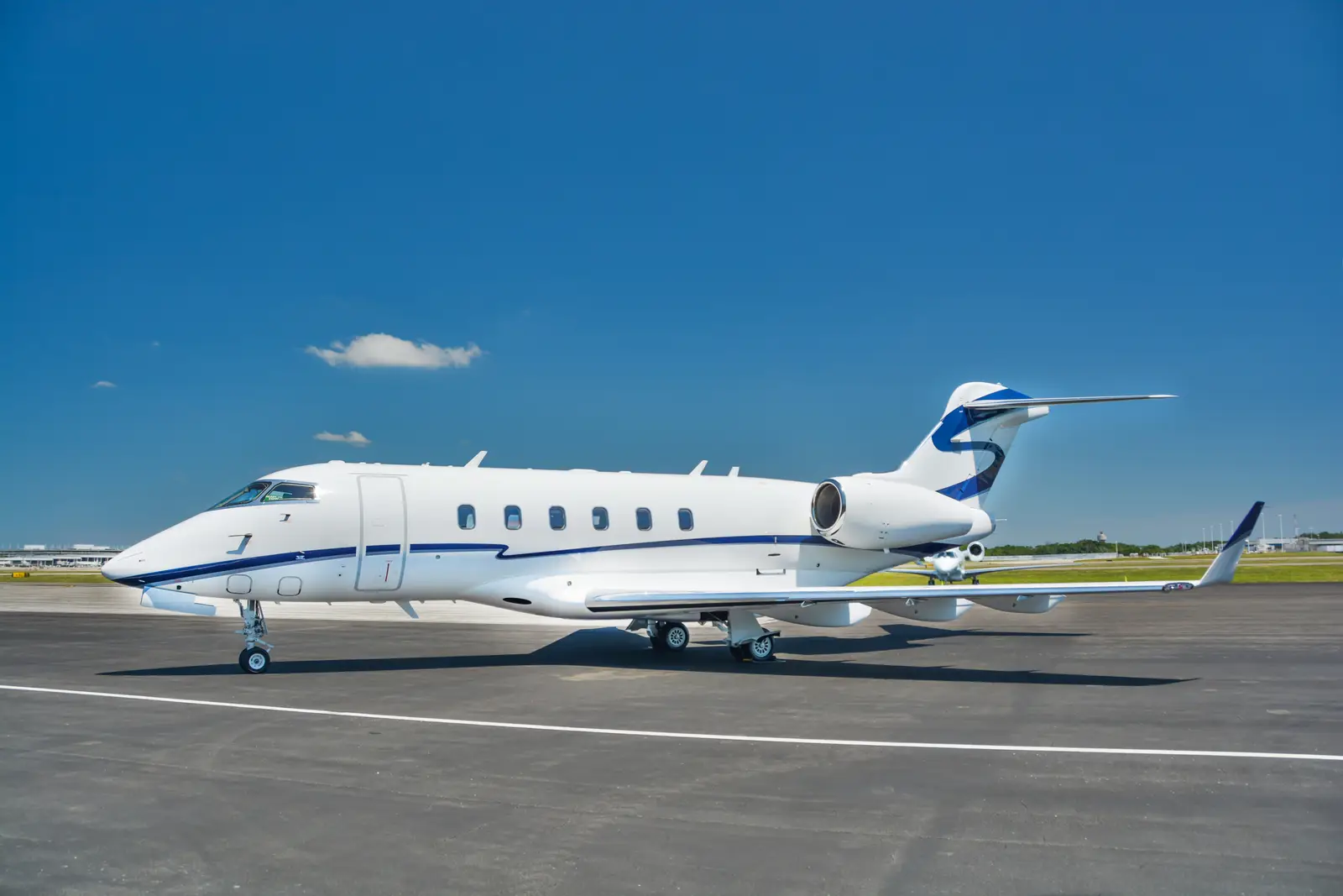 Bombardier Challenger 300 N15HR operated by M&N Aviation, Inc., exterior