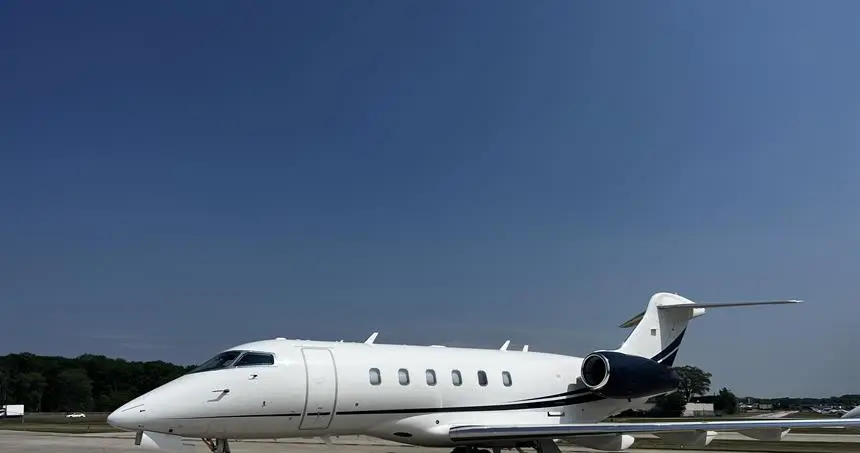 Bombardier Challenger 300 N15RB operated by Jet Linx Aviation, LLC photo 4