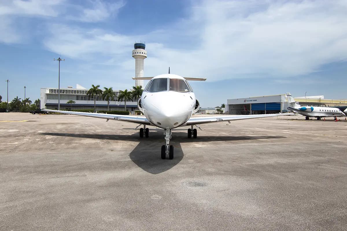 Beechcraft Hawker 800XP N15RK operated by Catalina Aerospace Corp. photo 5