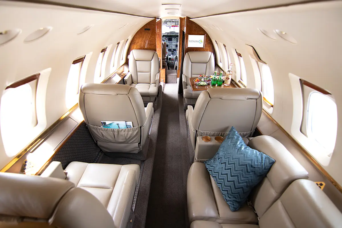 Beechcraft Hawker 800XP N15RK operated by Catalina Aerospace Corp. photo 6