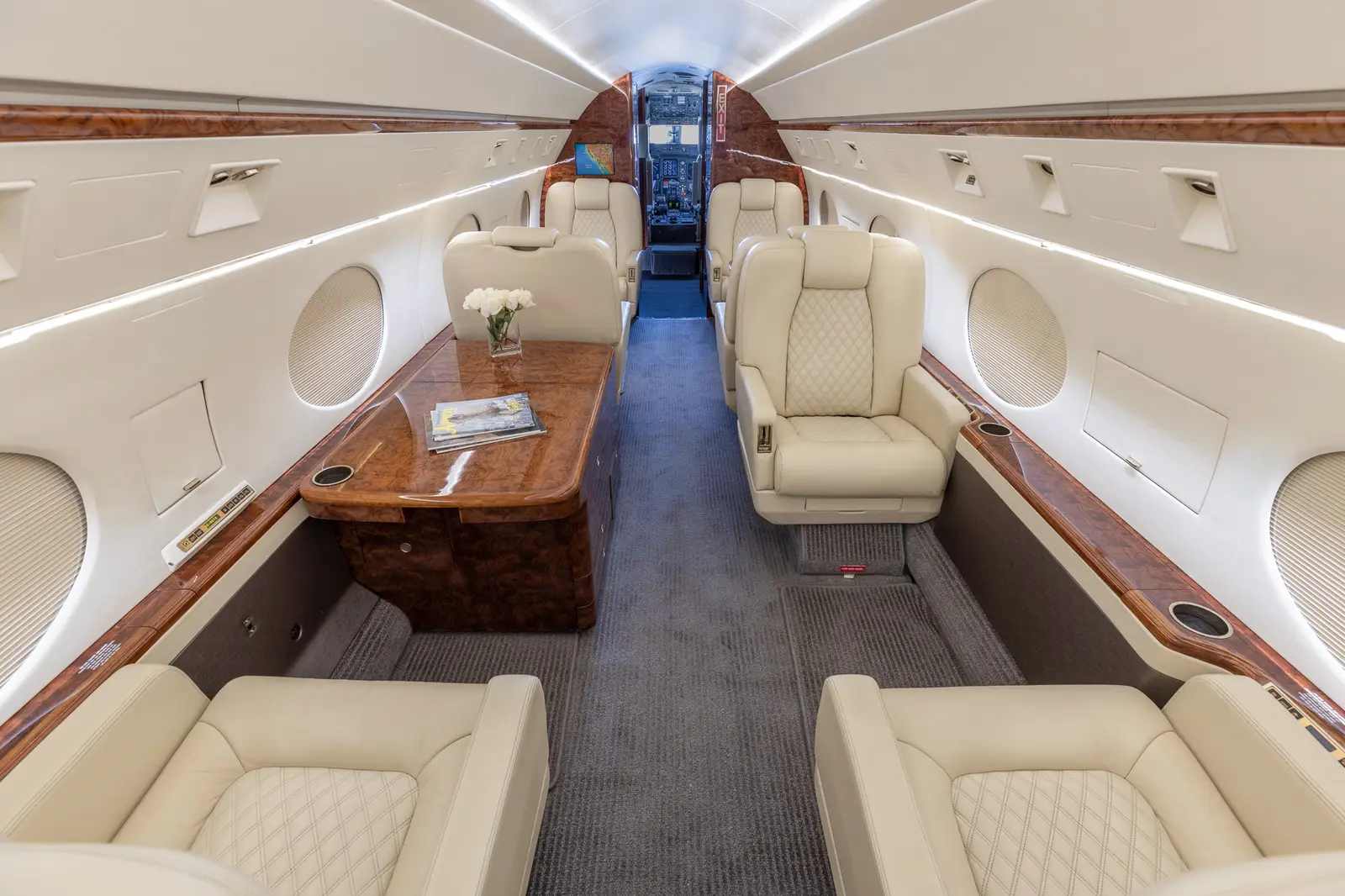 Gulfstream IV-SP N15Y operated by STAJets photo 5