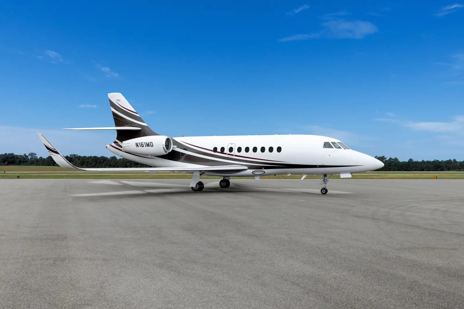 Dassault Falcon 2000LX N161MD operated by Stark Airways, LLC, KCAK, exterior