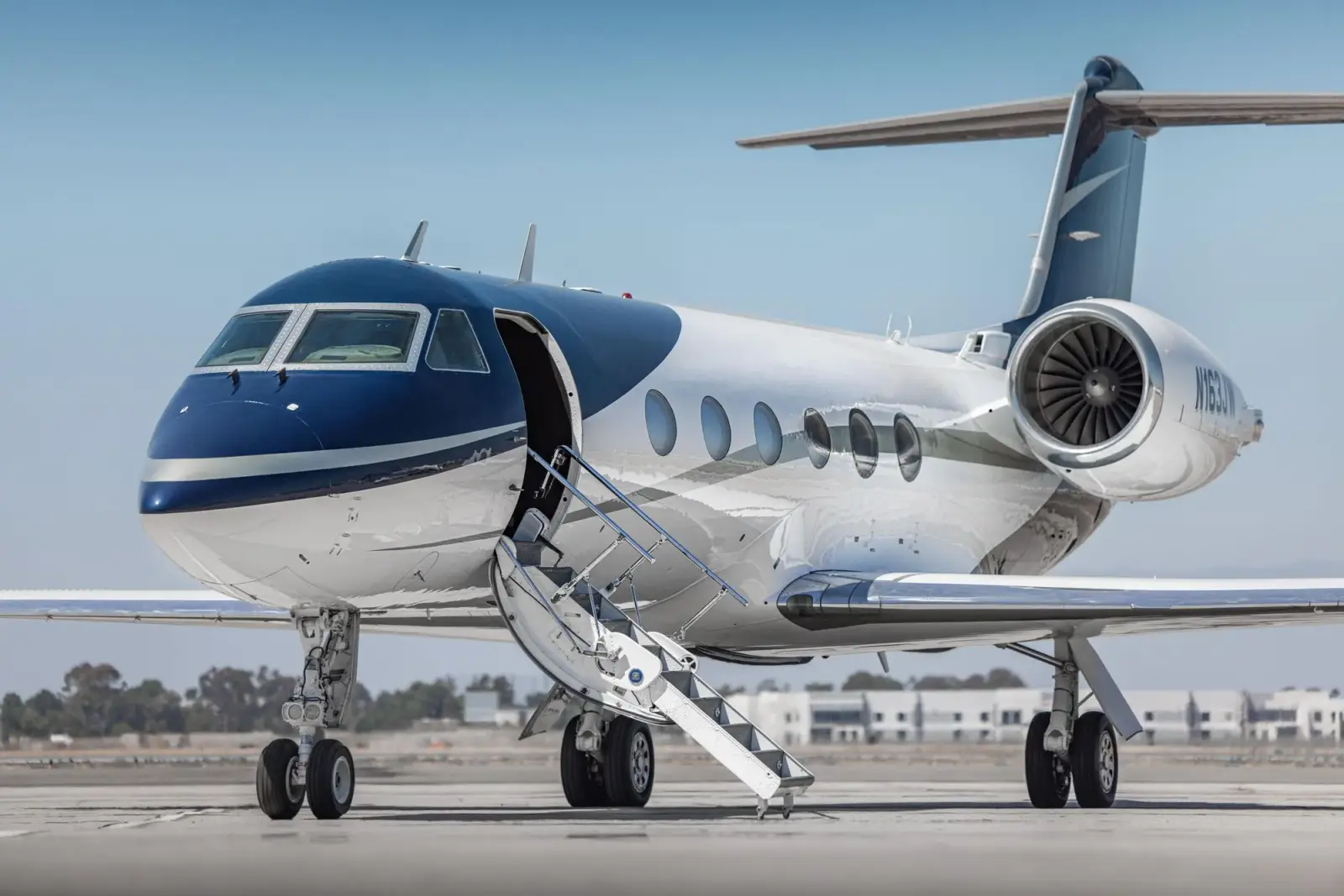 Gulfstream IV N163JW operated by Sun Air Jets photo 5
