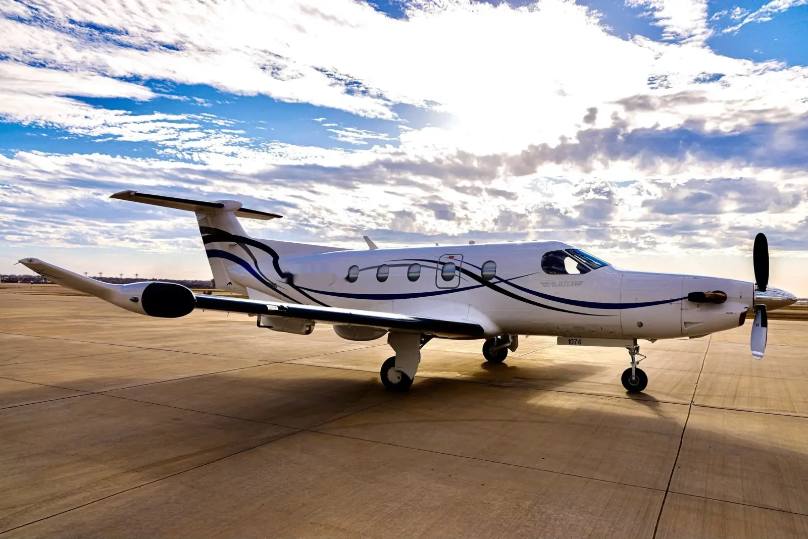 Pilatus PC-12/47 NG N164C operated by Cutter Flight Management, Inc. photo 4