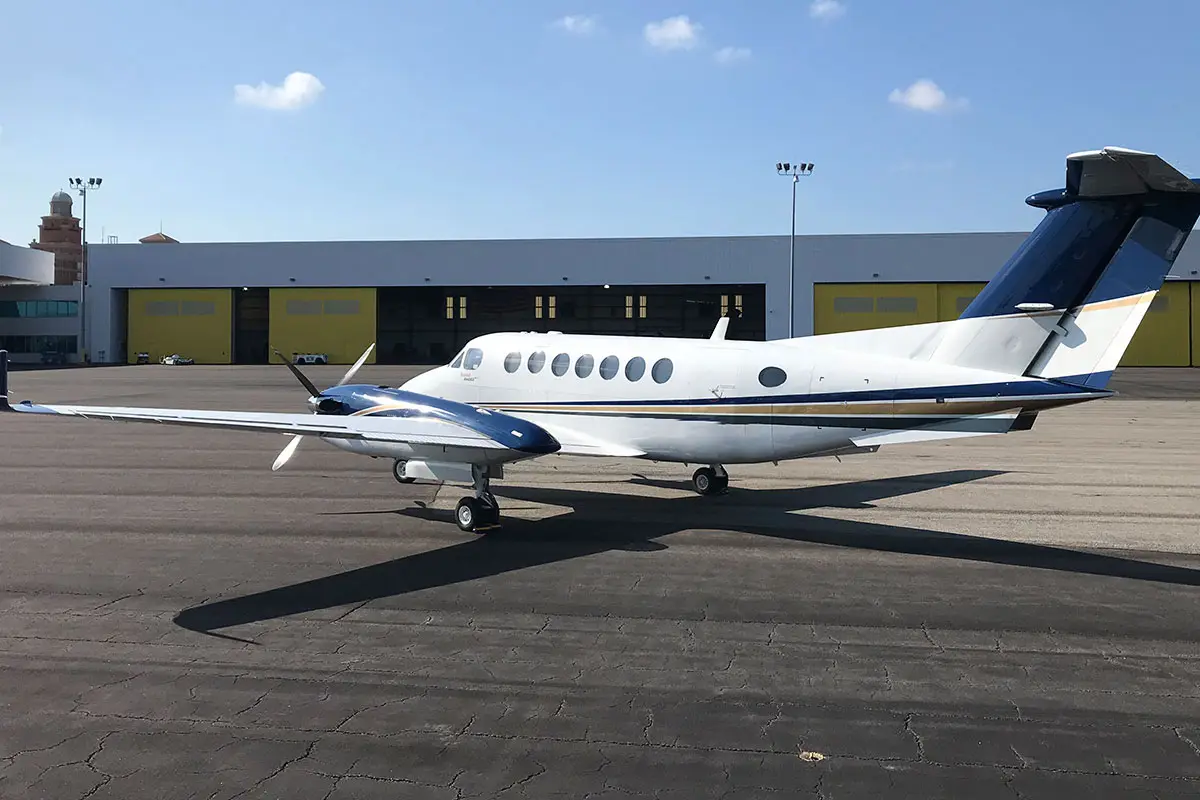 Beechcraft King Air 350 N166CL operated by Orchid Island Aviation, Inc. photo 4