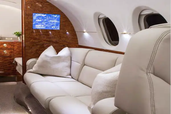 Beechcraft Hawker 800XP N167SC operated by Sacramento Air Charter photo 2