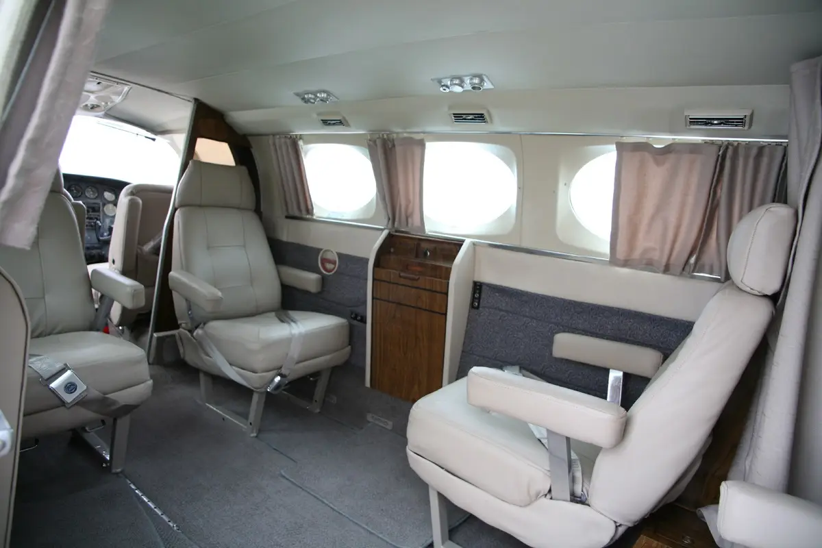 Cessna 414A N168GG operated by Wisconsin Aviation, Inc. photo 2