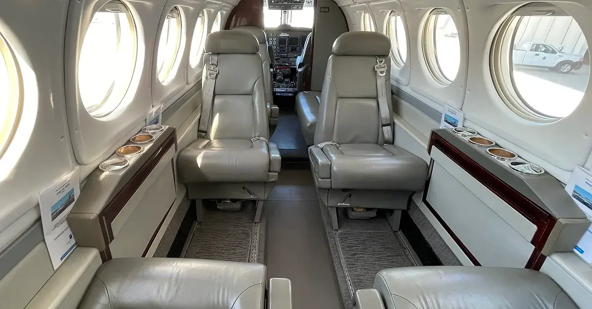 Beechcraft King Air B200 N170JC operated by Dreamline Aviation, LLC photo 6
