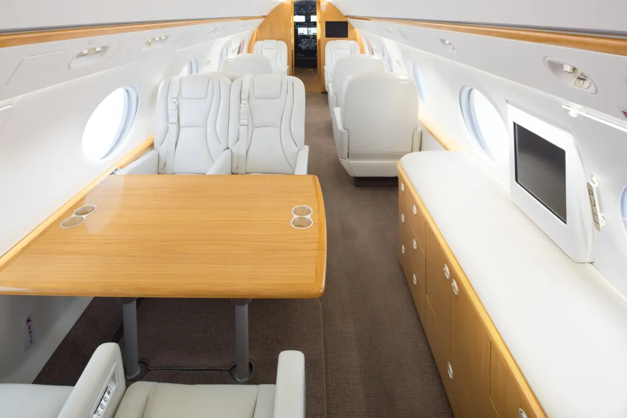 Gulfstream G550 N173NY operated by Clay Lacy Aviation, Inc. photo 4