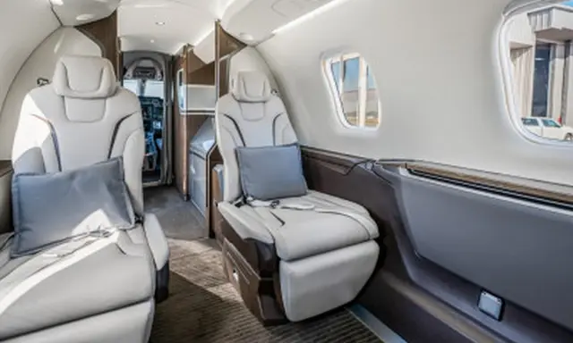 Pilatus PC-24 N176MC operated by Solairus Aviation photo 4