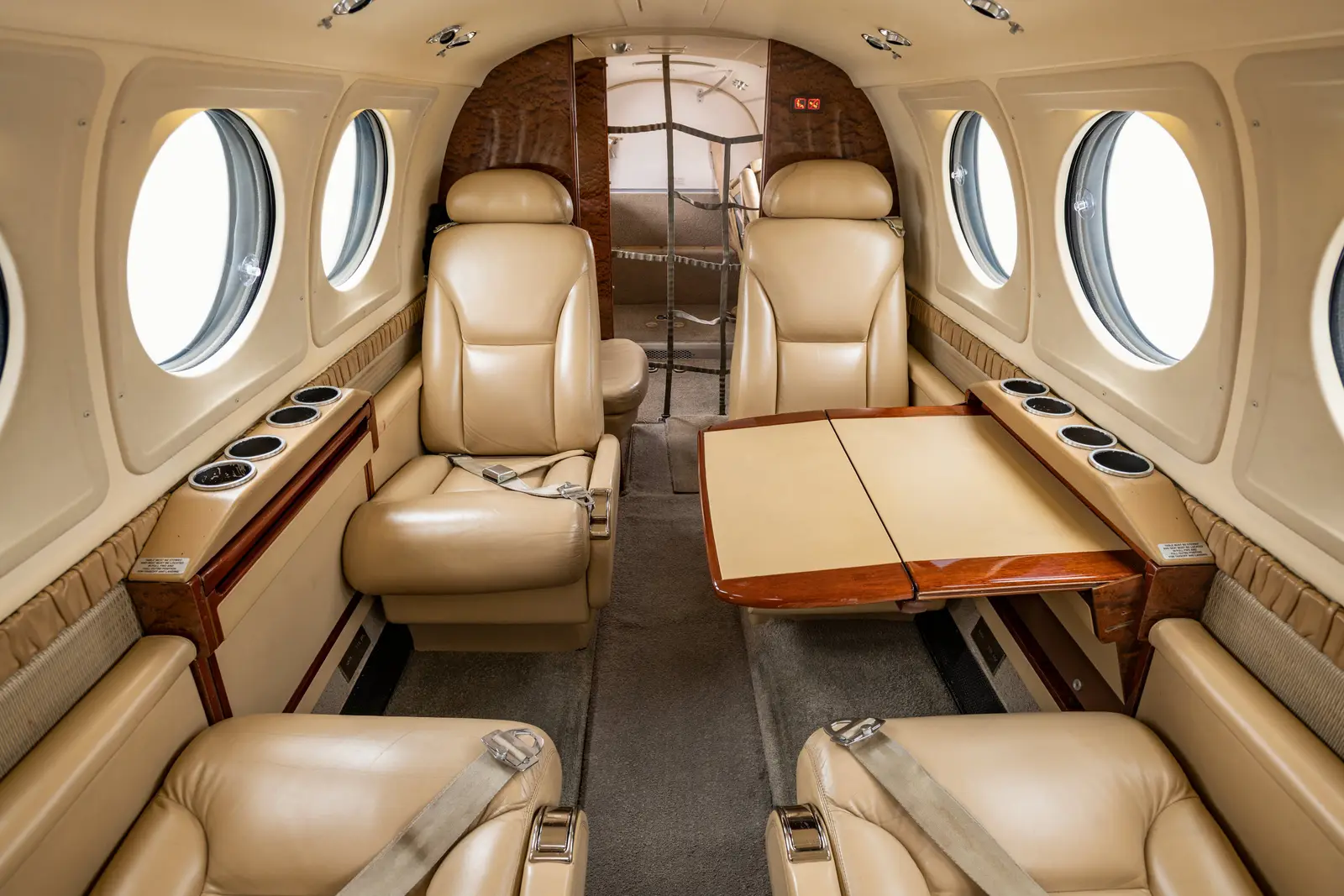 Beechcraft King Air B200GT N177TA operated by CSM Aviation photo 4