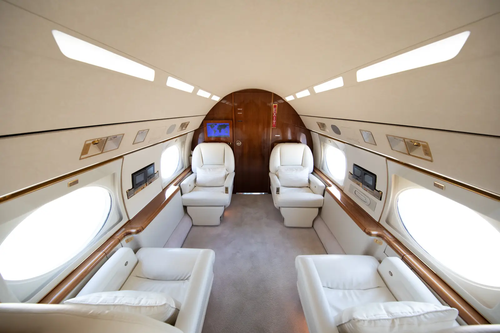 Gulfstream IV-SP N178PT operated by Paradigm Jet Management photo 5