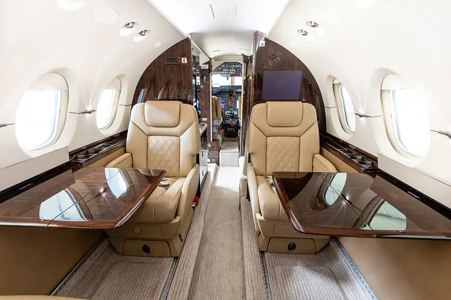 Beechcraft Hawker 900XP N17RM operated by NeaJets photo 3