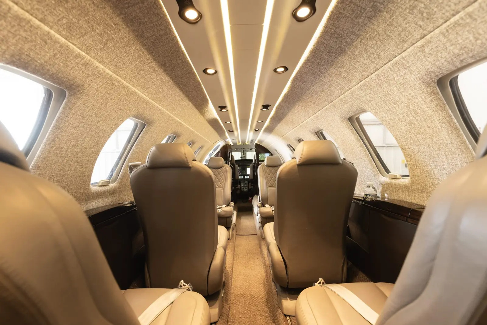 Cessna Citation CJ4 N181CH operated by Aviation Advisor, Inc. photo 4