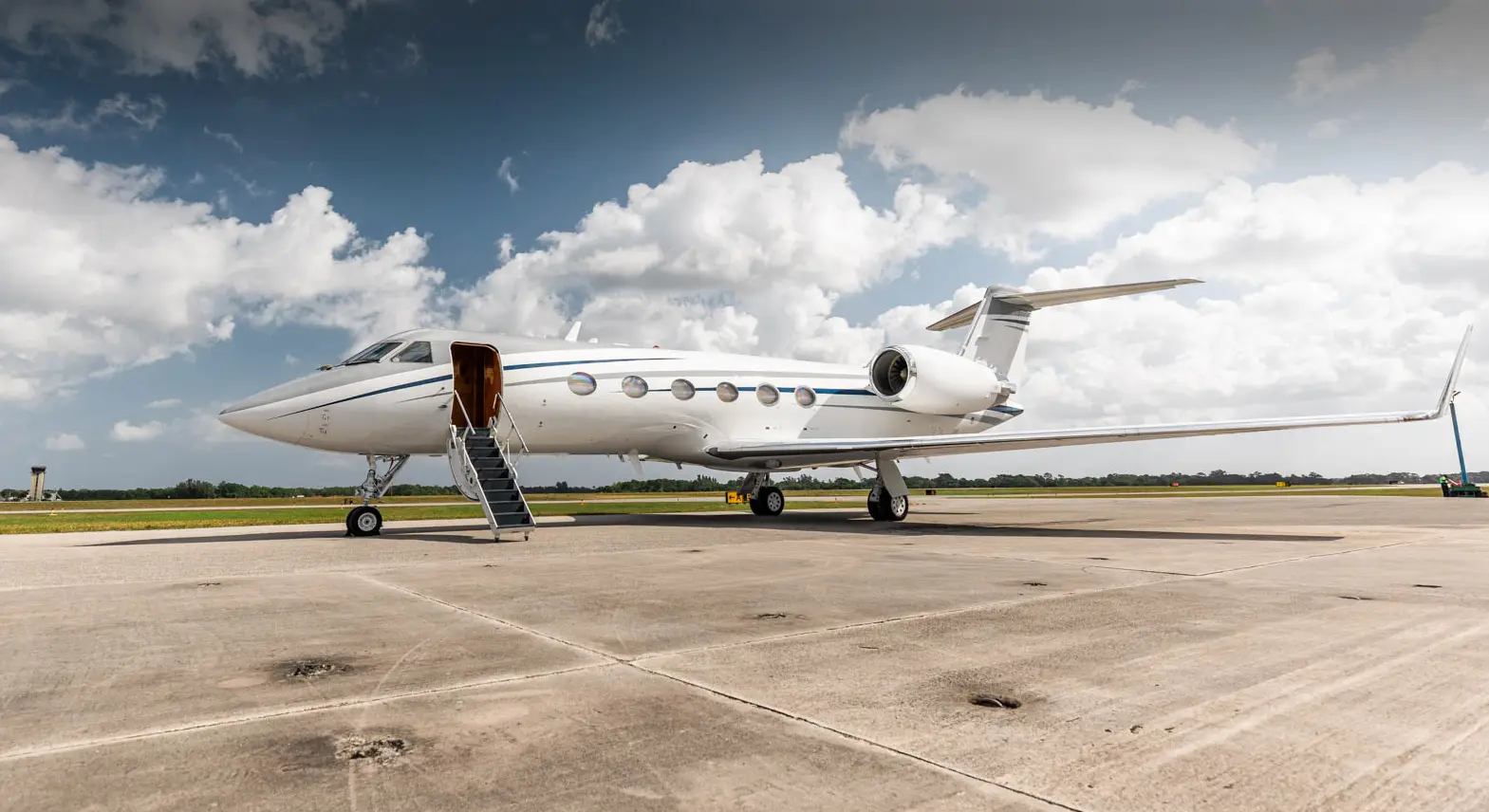 Gulfstream IV-SP N181PR operated by Fly Alliance, exterior
