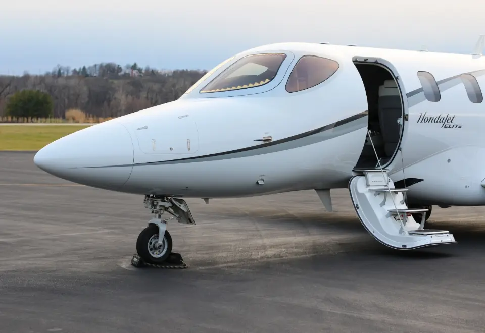 Honda HondaJet N184HJ operated by American Air Charter Inc. photo 3