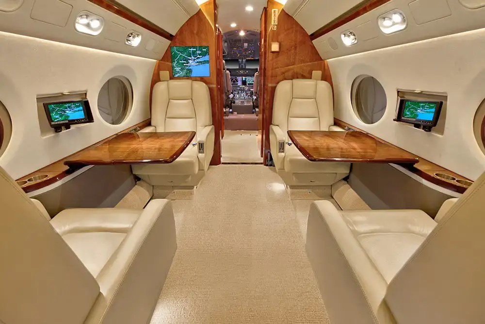 Gulfstream G550 N1878E operated by Solairus Aviation, KTRI photo 6