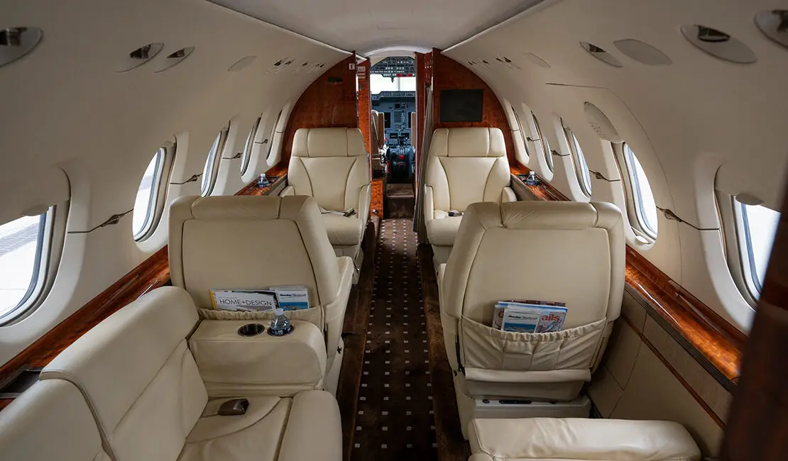 Beechcraft Hawker 850XP N188B operated by East Coast Jets, Inc. photo 3