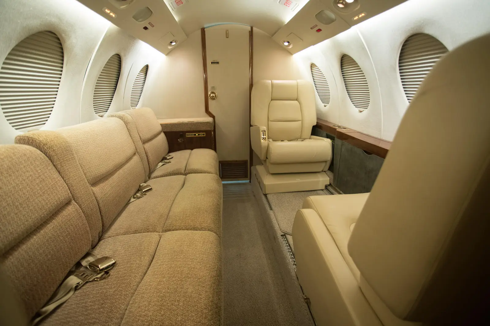 Dassault Falcon 50 N188FJ operated by Century Aviation, Inc. photo 2