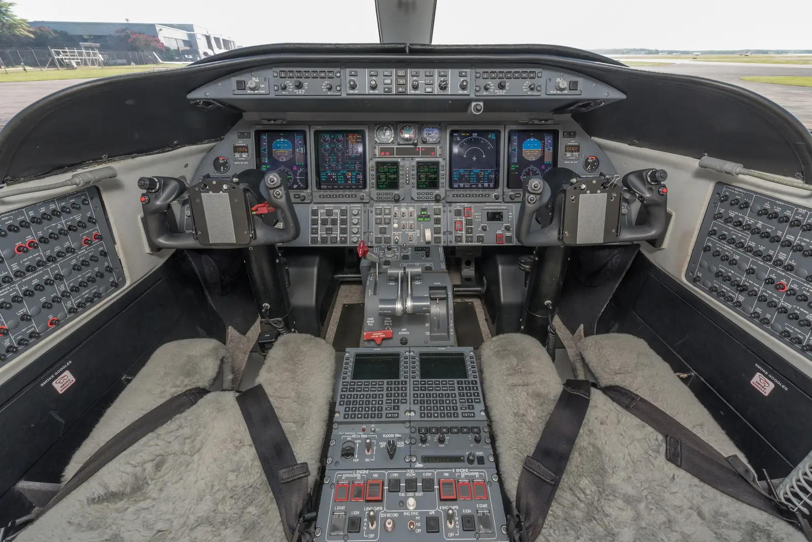 Bombardier Learjet 45 N189PP operated by Martinair, Inc. photo 4
